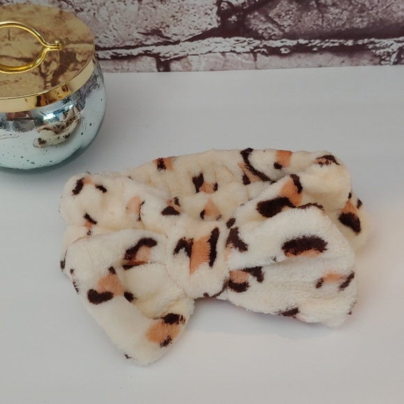 Furry Fuzzy Elastic Bow Headbands - Picture 3 of 4